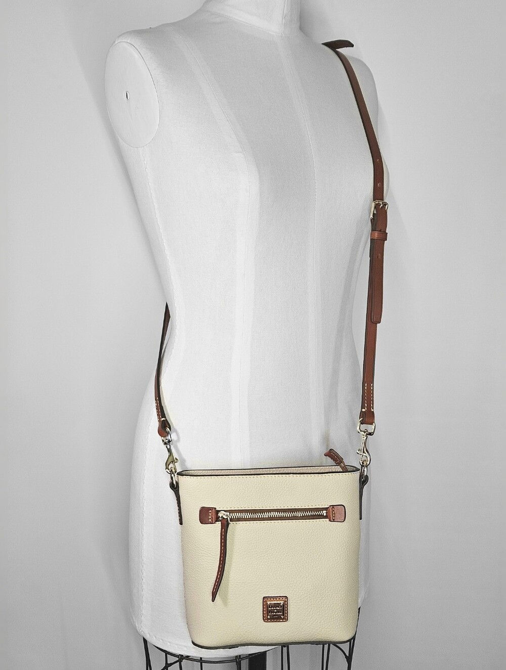 Dooney & Bourke 8x7x3" Crossbody Bag Cream Pebbled Leather Adj Strap Pockets